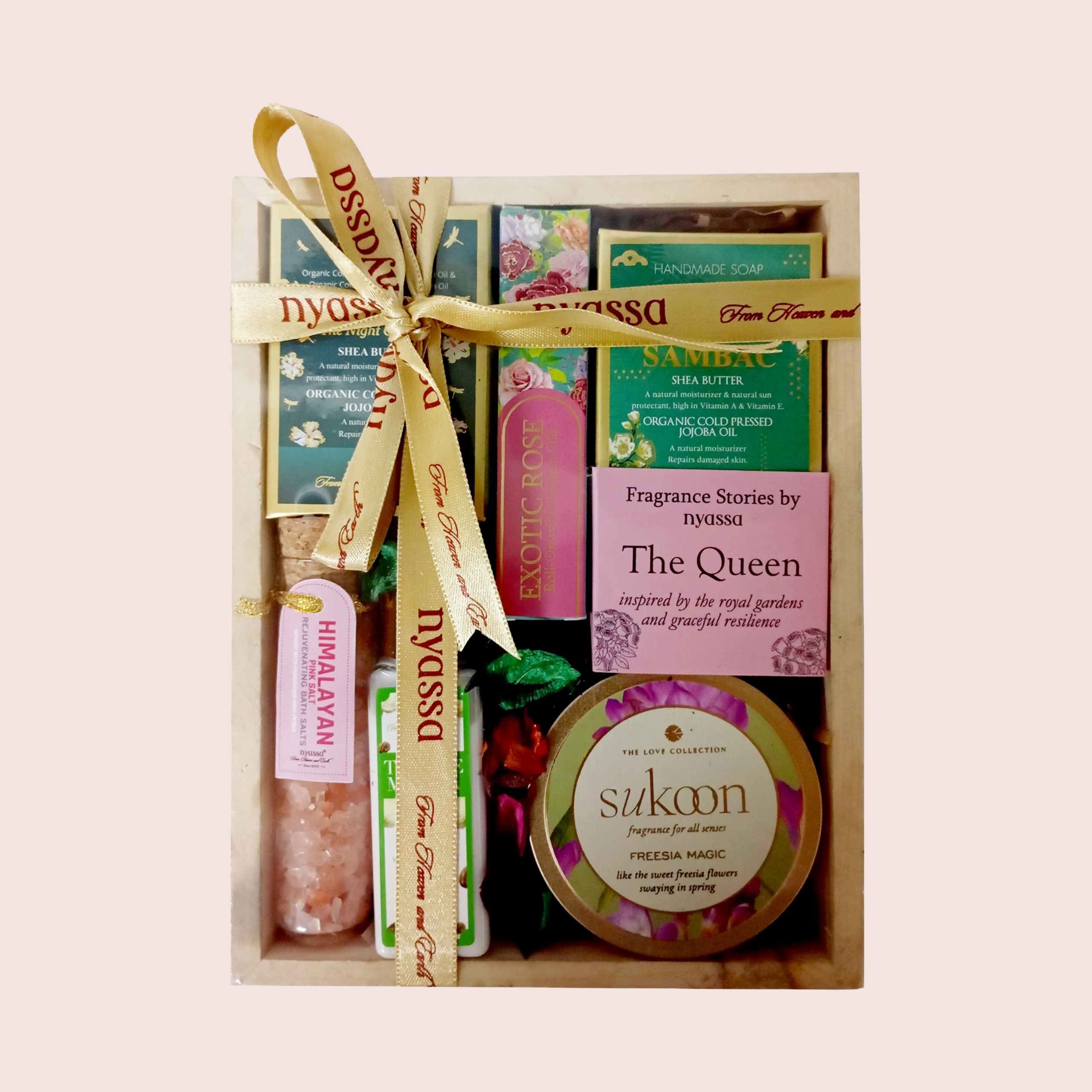 The fragrance stories by Nyassa: THE QUEEN