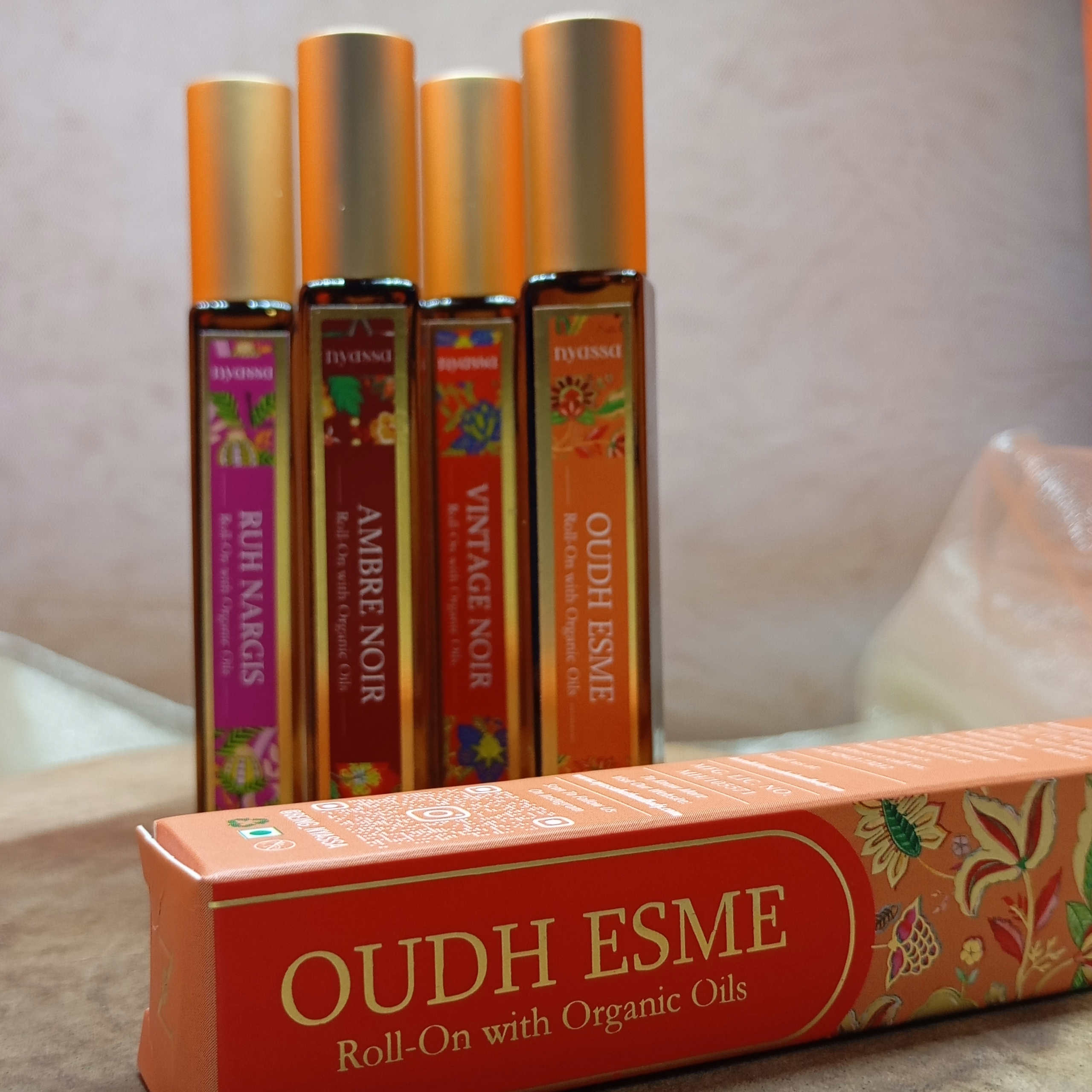 Oudh Esme Roll On with Organic Oils | Organic Cold Pressed Jojoba Oil, Sweet Almond Oil, Fragrance Oil and Vitamin E | 11ml