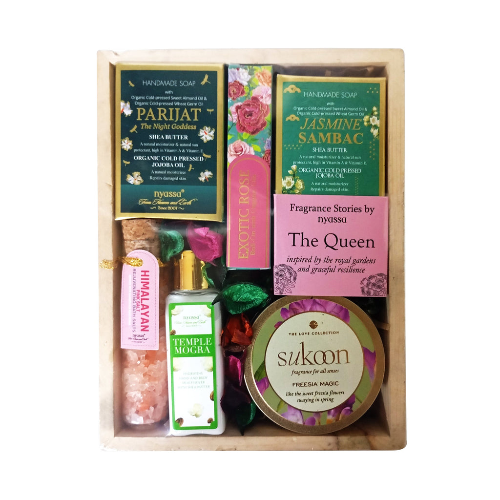 The fragrance stories by Nyassa: THE QUEEN